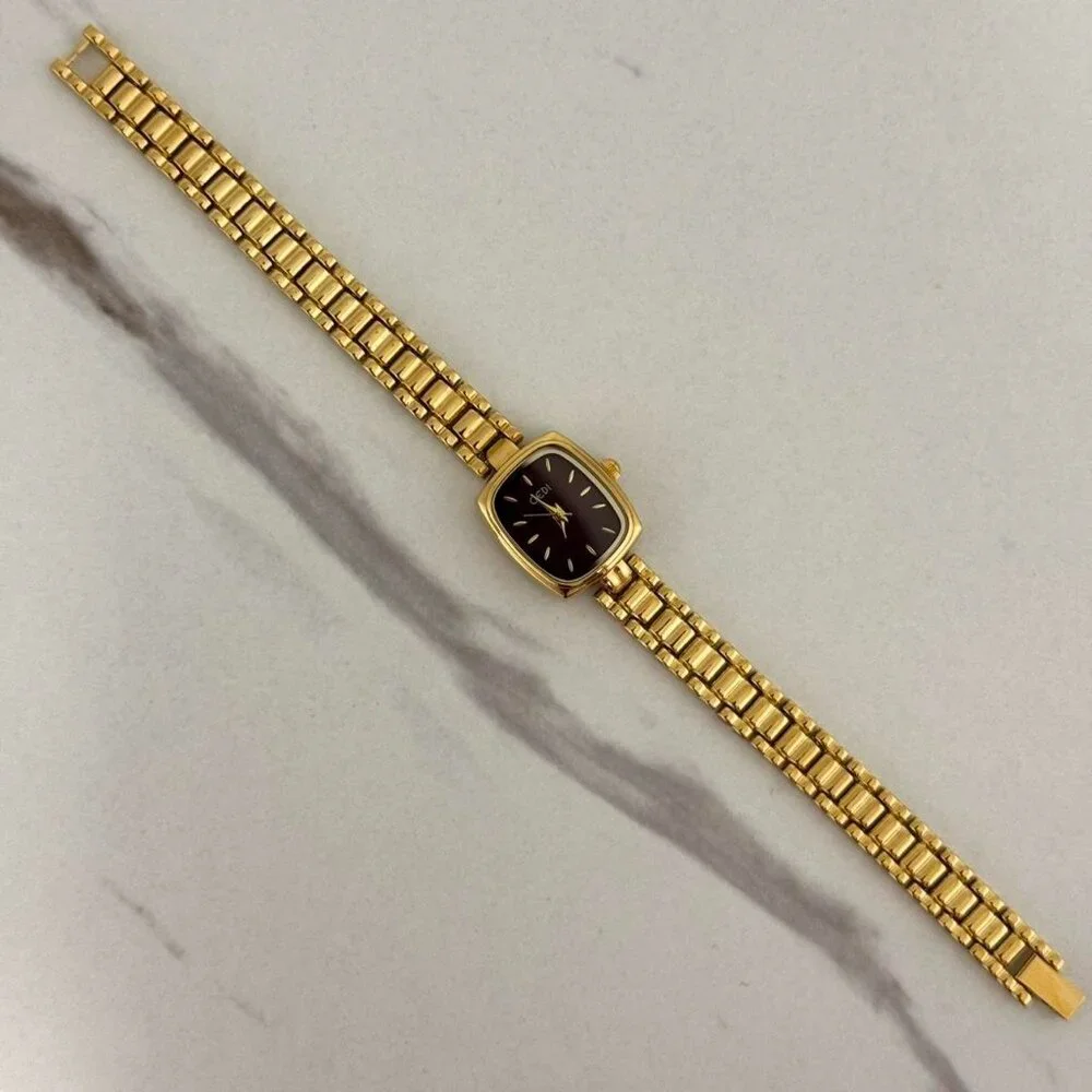 SKU0077‎ Gold Red dial Women Fashion Square Watch Stainless steel + gift bag